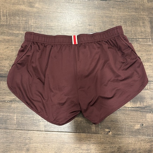 Tracksmith shorts - size M - Picture 3 of 4